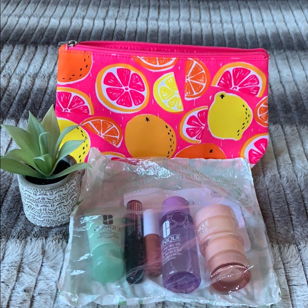 Clinique Makeup/Moisturizer Bundle with Bag